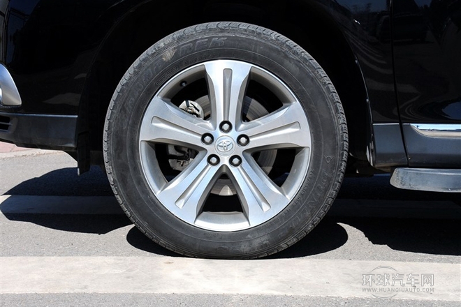 2012款 2.7L 兩驅(qū)7座豪華導(dǎo)航版