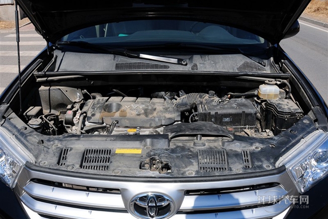 2012款 2.7L 兩驅(qū)7座豪華導(dǎo)航版