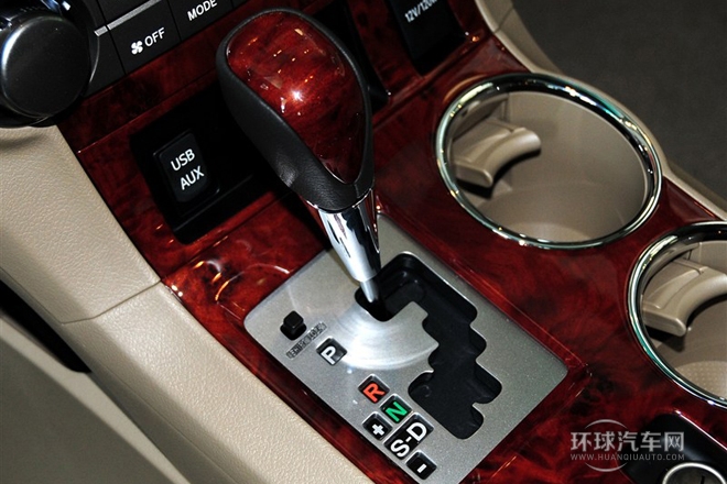 2012款 2.7L 兩驅(qū)7座至尊版