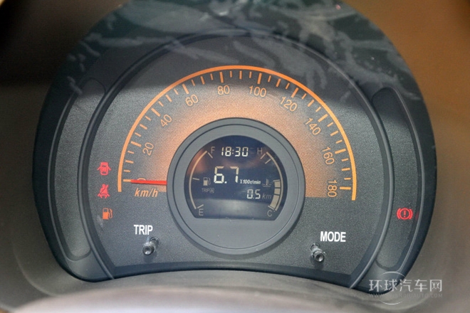 2013款 1.0L 標(biāo)準(zhǔn)型