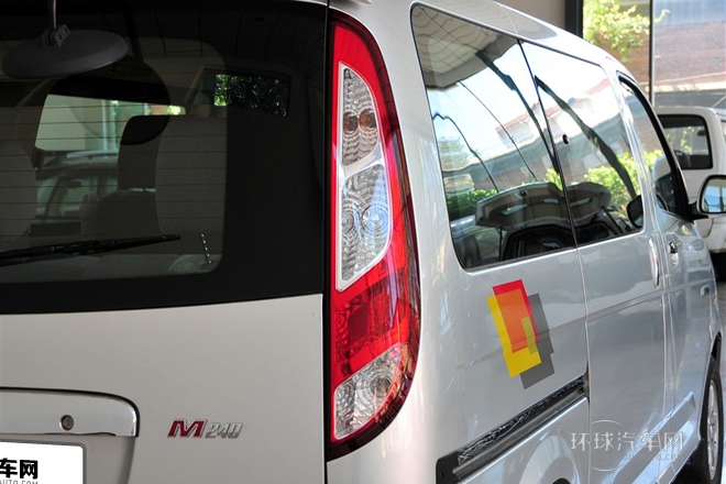 2011款 2.4L-M240SL財(cái)富快車舒適版4G64