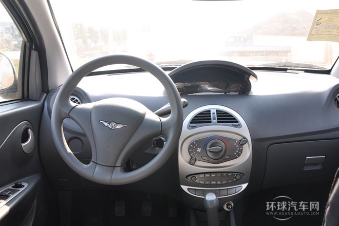 2011款 1.0L 手動(dòng)標(biāo)準(zhǔn)型