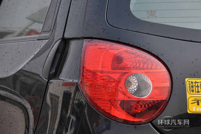 2011款 1.0L 手動(dòng)標(biāo)準(zhǔn)型
