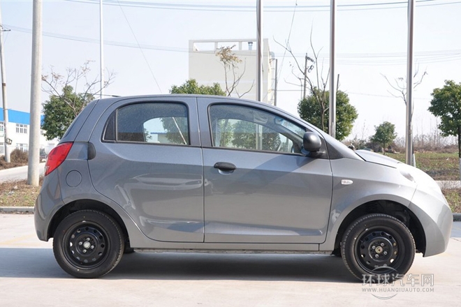 2011款 1.0L 手動(dòng)標(biāo)準(zhǔn)型
