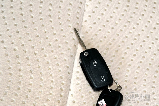 2012款 2.0L商務(wù)版標(biāo)準(zhǔn)型長(zhǎng)軸4G63