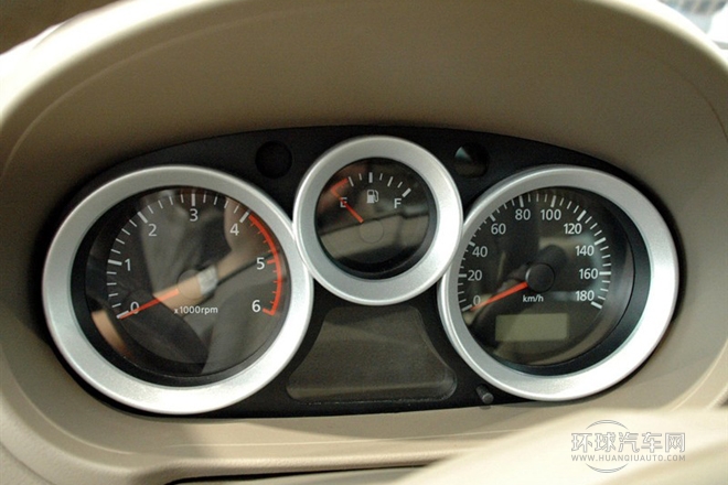 2010款 2.4L財(cái)富快車標(biāo)準(zhǔn)版M240-4G64