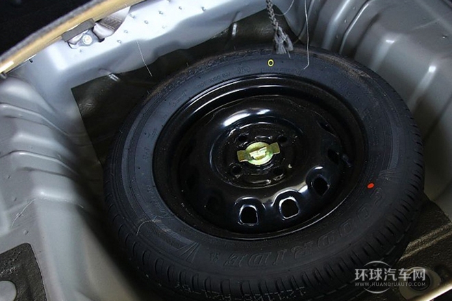 2014款 1.3L 手動(dòng)標(biāo)準(zhǔn)型