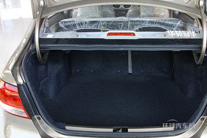 2014款 1.3L 手動標(biāo)準(zhǔn)型