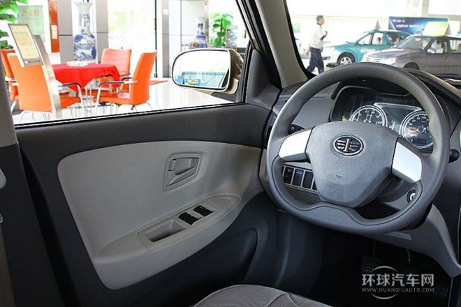 2014款 1.3L 手動標(biāo)準(zhǔn)型