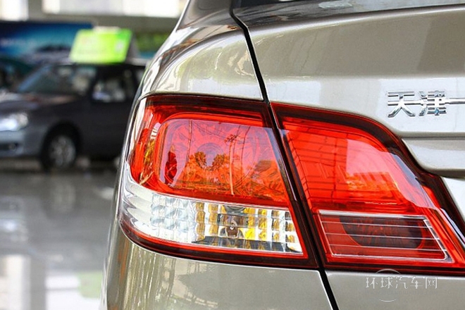 2014款 1.3L 手動(dòng)標(biāo)準(zhǔn)型