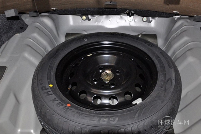 2014款 1.0L 手動標(biāo)準(zhǔn)型