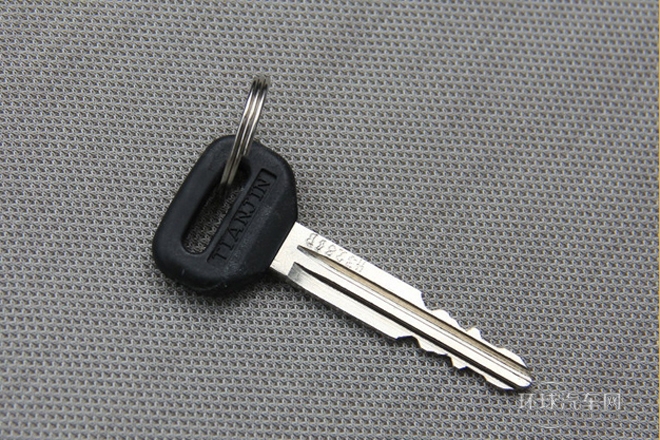 2013款 1.3L 手動標(biāo)準(zhǔn)型