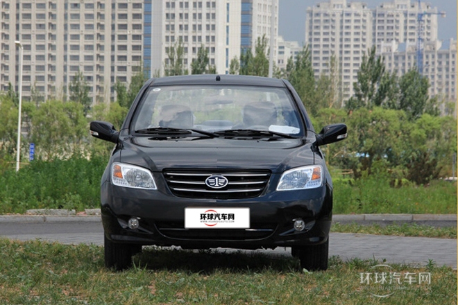 2013款 1.3L 手動標(biāo)準(zhǔn)型