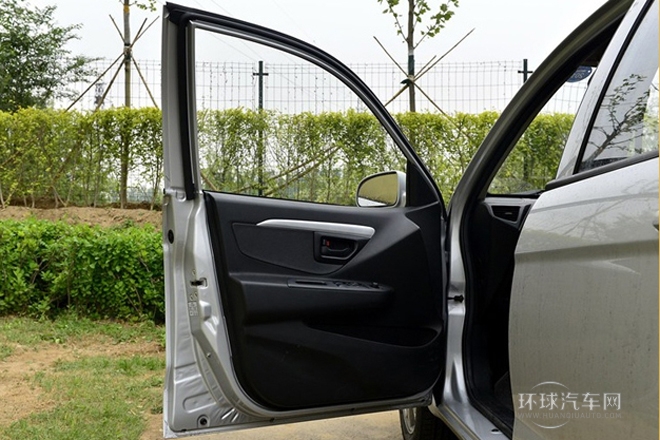 2013款 1.3L 手動(dòng)尊貴型