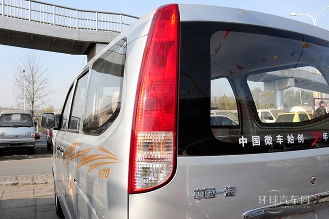 2011款 1.0L標(biāo)準(zhǔn)型DA465QA