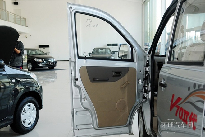 2012款 1.0L標(biāo)準(zhǔn)型