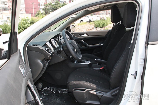 2014款 1.8L 自動(dòng)領(lǐng)先版