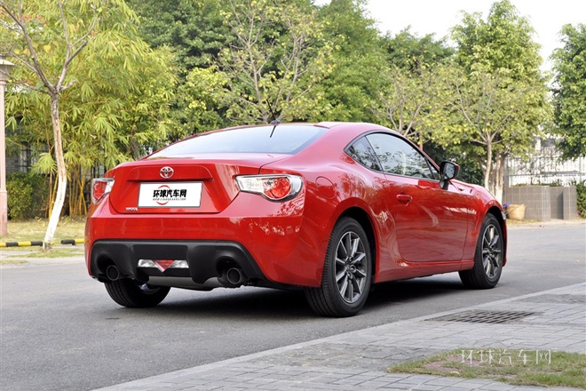 2013款 2.0L 手動(dòng)豪華型