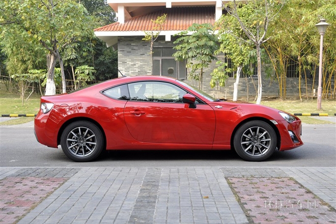 2013款 2.0L 手動(dòng)豪華型