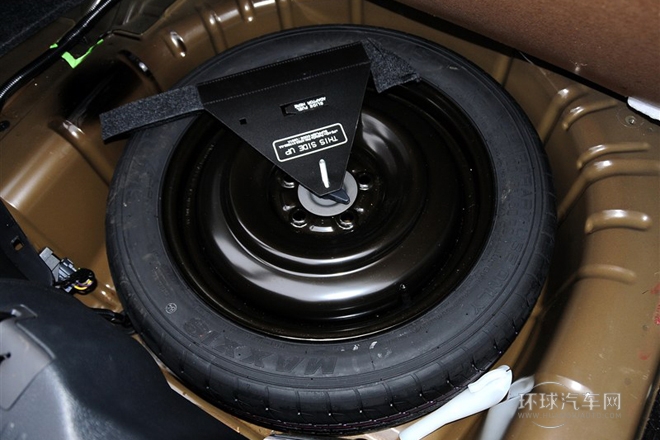 2013款 3.7L 手動標(biāo)準(zhǔn)型