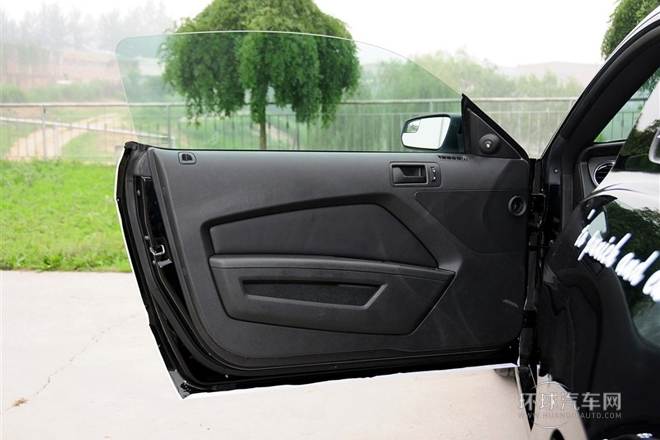 2013款 3.7L 手動(dòng)標(biāo)準(zhǔn)型