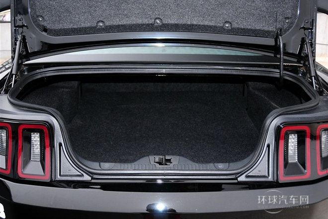 2013款 3.7L 手動(dòng)標(biāo)準(zhǔn)型