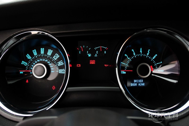 2013款 3.7L 手動(dòng)標(biāo)準(zhǔn)型