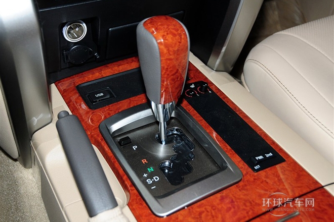 2012款 4.0L 自動(dòng)VX