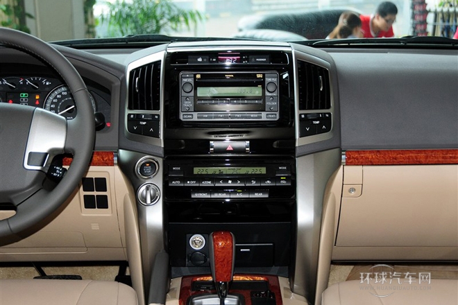 2012款 4.0L 自動(dòng)VX