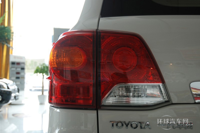 2012款 4.6L 自動(dòng)VX