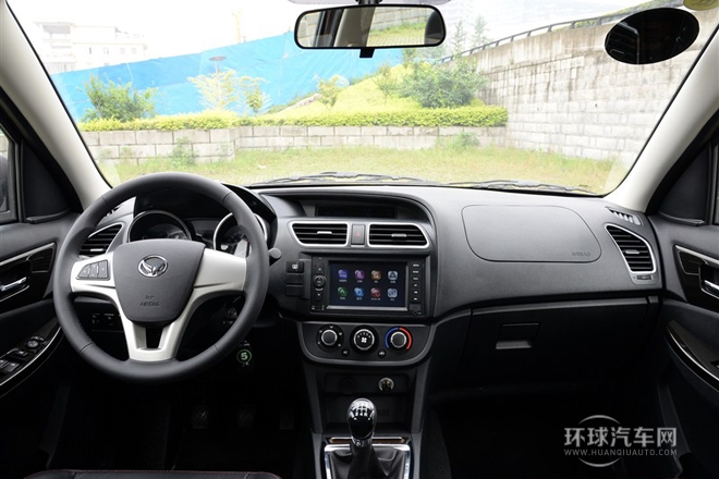 2014款 1.5L 手動(dòng)豪華型
