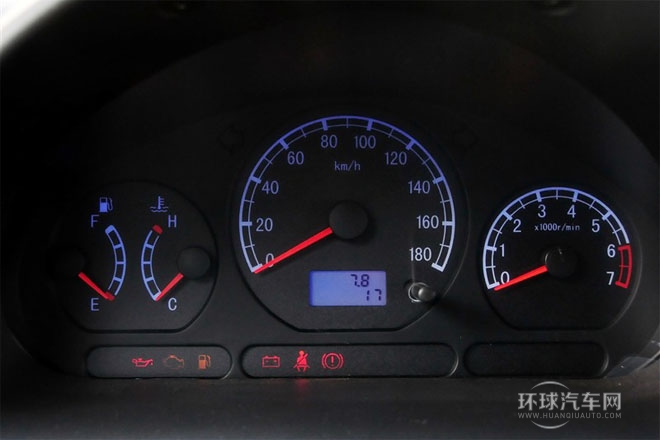 2012款 改款 1.0L 手動P-TEC標(biāo)準(zhǔn)型