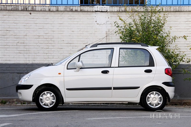 2012款 改款 1.0L 手動(dòng)P-TEC標(biāo)準(zhǔn)型