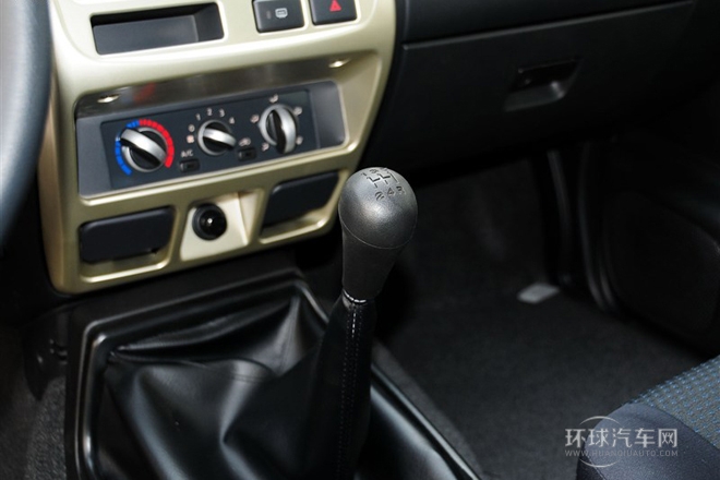 2013款 2.4L 四驅(qū)標(biāo)準(zhǔn)紀(jì)念版 國(guó)IV