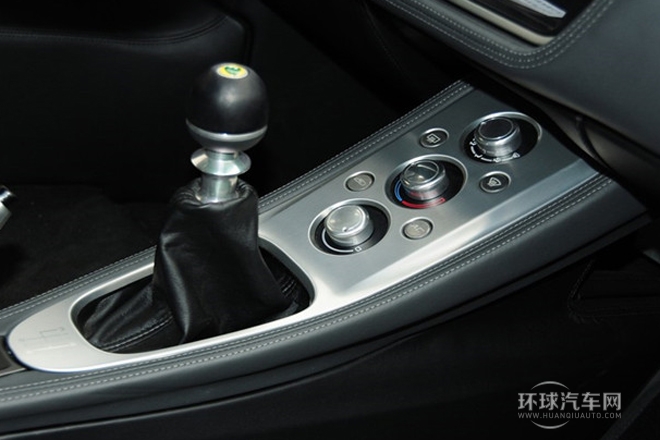 2011款 3.5 V6四座標(biāo)準(zhǔn)版