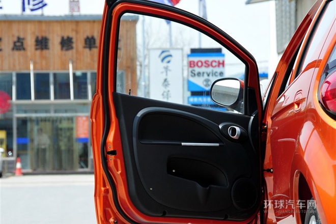 2012款 1.0L 手動(dòng)導(dǎo)航版