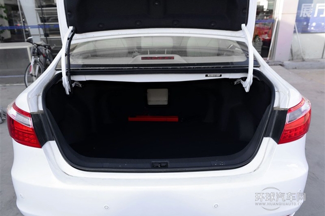 2013款 1.8T 自動精英型 國IV