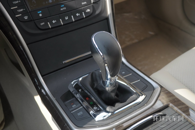 2013款 1.8T 自動(dòng)尊崇型