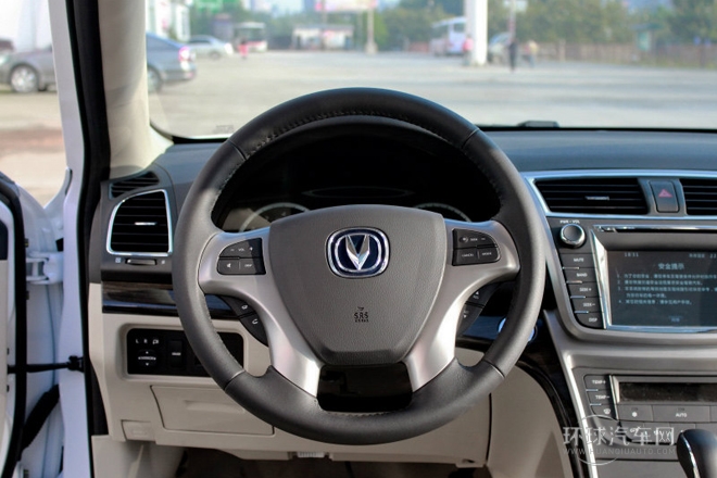 2013款 1.8T 自動(dòng)尊崇型