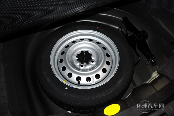2012款 1.8L 自動(dòng)尊貴型