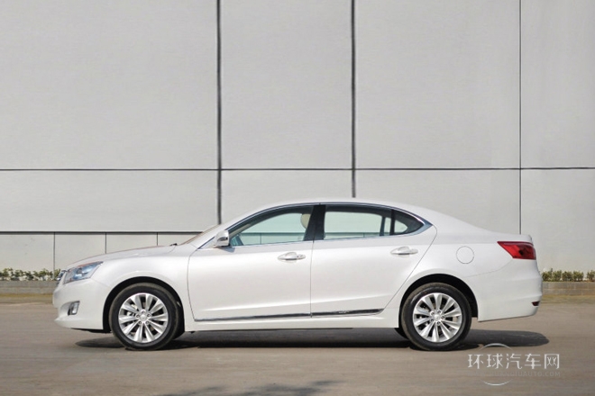 2013款 1.8T 自動尊崇型