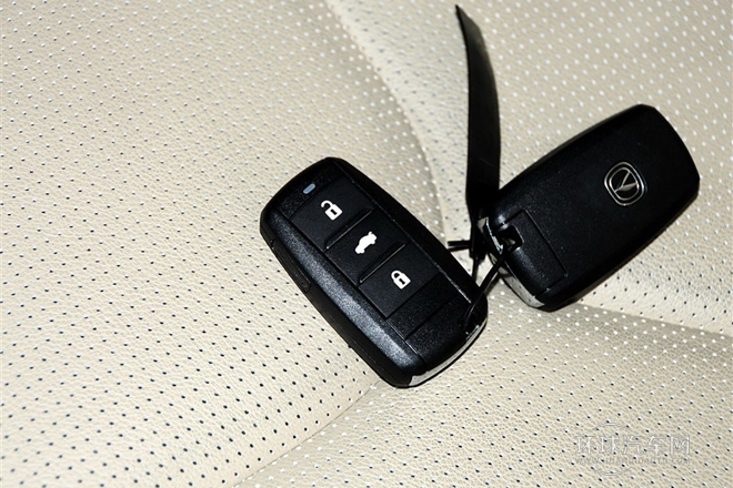 2013款 1.8T 自動(dòng)尊貴型 國(guó)IV