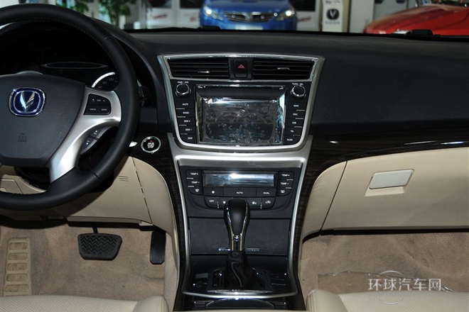2013款 1.8T 自動(dòng)尊貴型 國IV