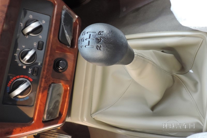 2012款 2.4L四驅(qū)高級版7座ZN6494
