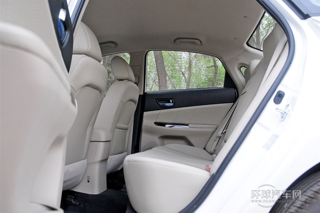 2014款 1.6L 手動(dòng)精英型