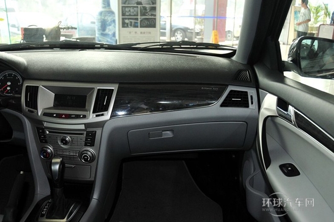 2011款 1.8T 自動尊貴型