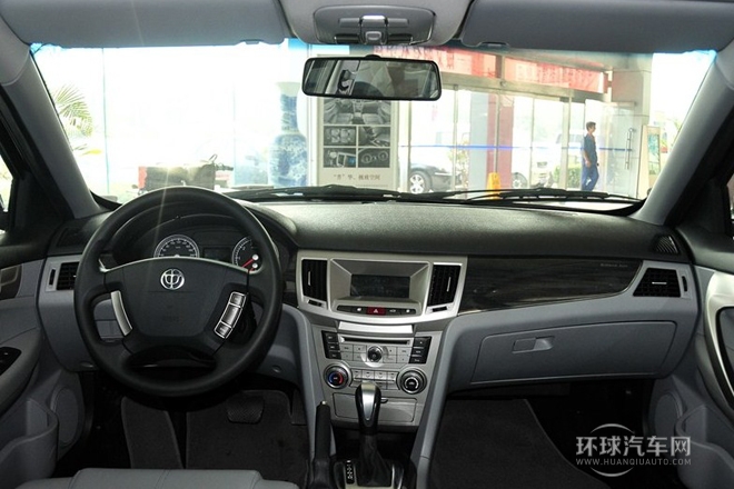 2011款 1.8T 自動(dòng)尊貴型