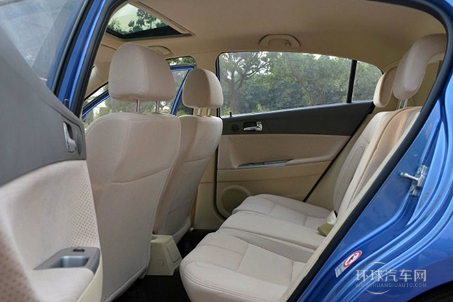 2010款 1.5L 自動(dòng)豪華型
