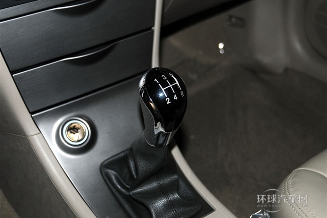 2012款 節(jié)能版 1.5L 手動尊貴型