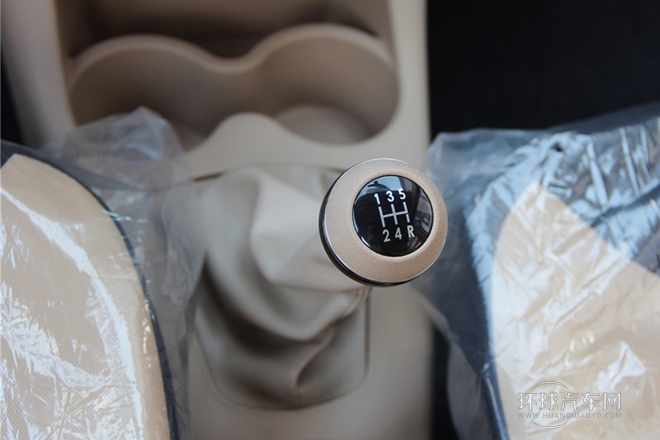 2011款 1.0L 手動(dòng)標(biāo)準(zhǔn)型